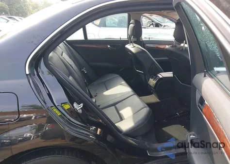 2009 Mercedes-Benz C 300 Luxury 4Matic/Sport 4Matic из США, поврежденный, VIN WDDGF81X69R066882